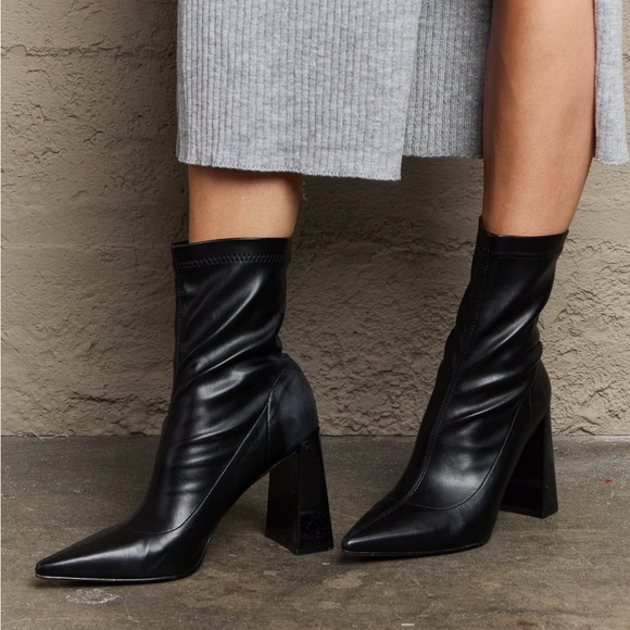 Black Pointed High Block Heel Boots - Picture 5 of 5